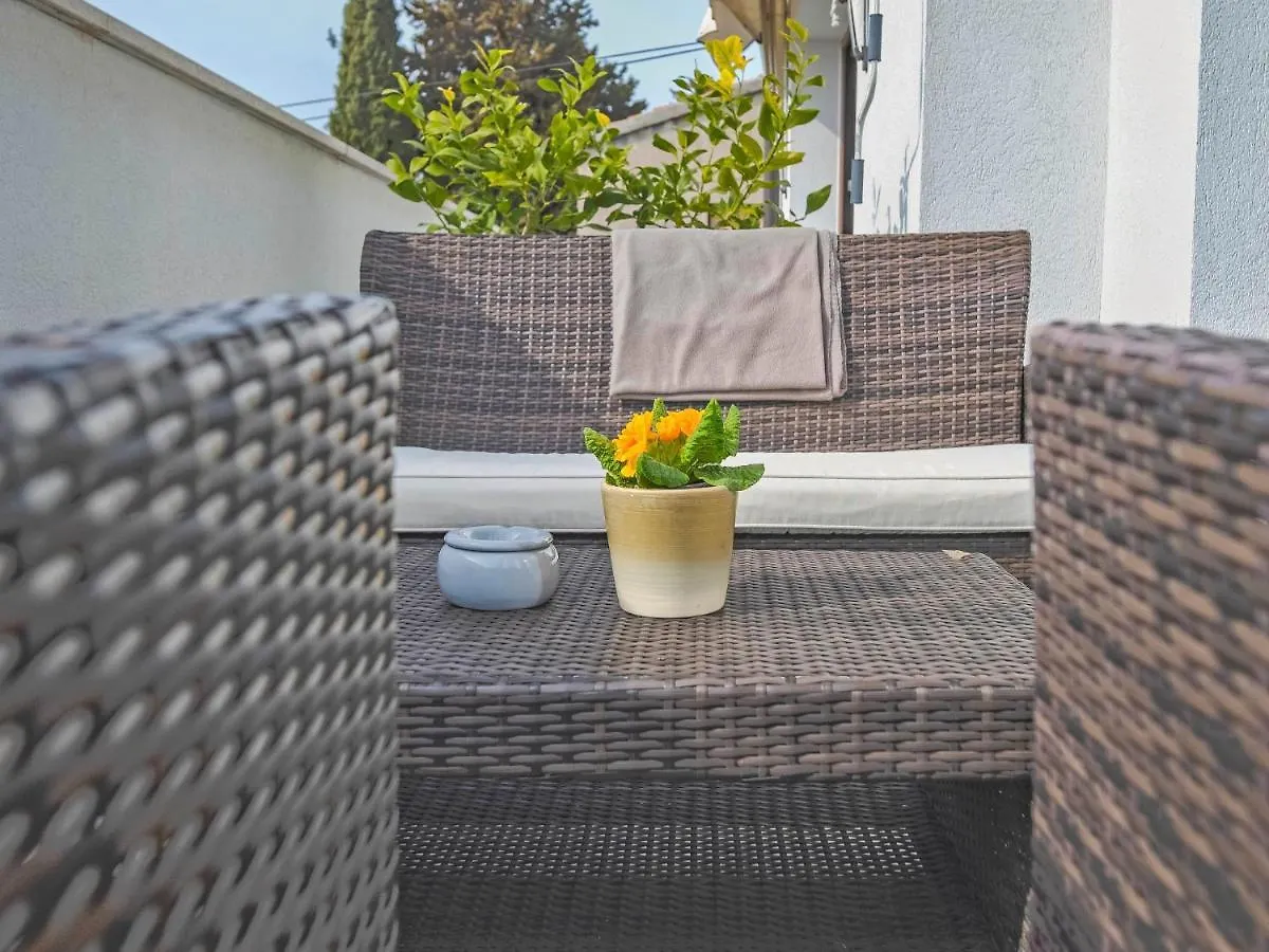 Apartment Olivo-2 By Interhome Karpinjan